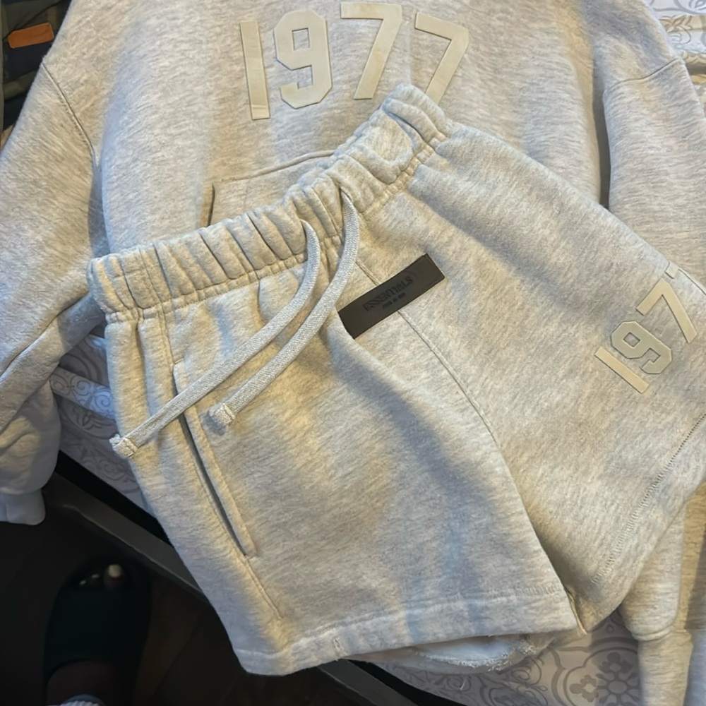 Sellin as a set essentials 4/5 heather gray